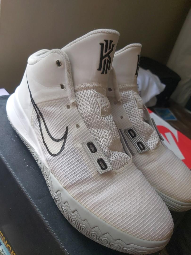 Kyrie flytrap deals metallic silver