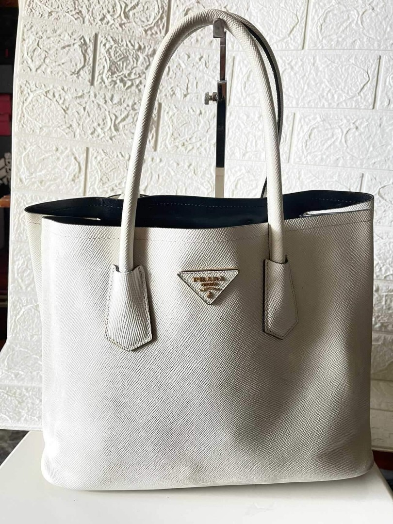 Prada saffiano sales classic tote