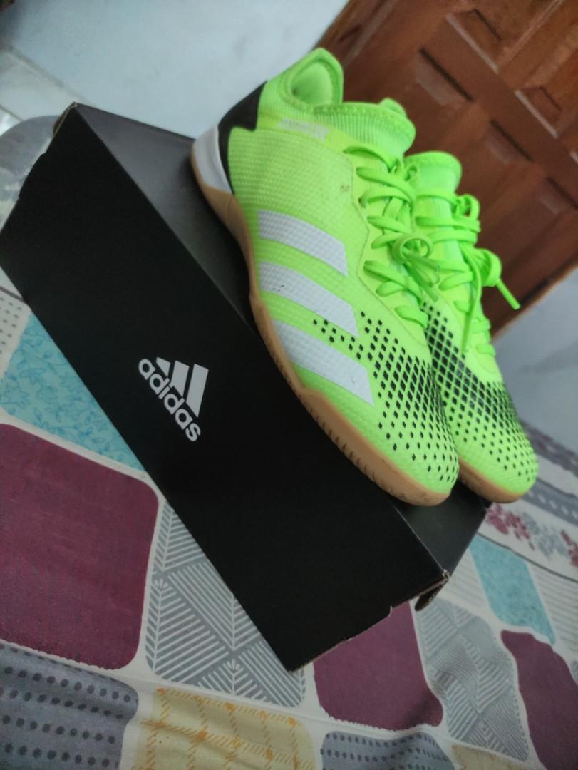 Preloved Sepatu Futsal Adidas Predator 20.3, Fesyen Pria, Sepatu , Lainnya  di Carousell