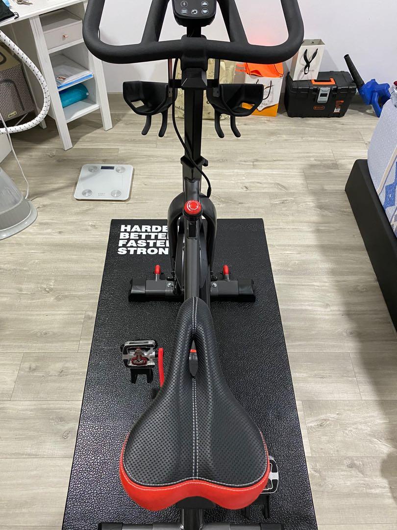 Schwinn IC8 Indoor Spin Bike Sports Equipment Exercise Fitness