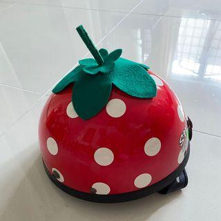 Strawberry helmet approved by Taiwan automobile