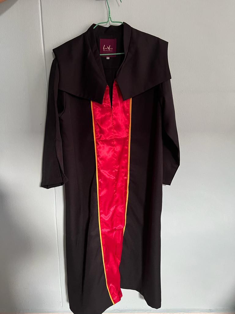 Temasek Polytechnic Grad Robe Temasek Poly Gown, Men's Fashion, Coats, Jackets and Outerwear on Carousell