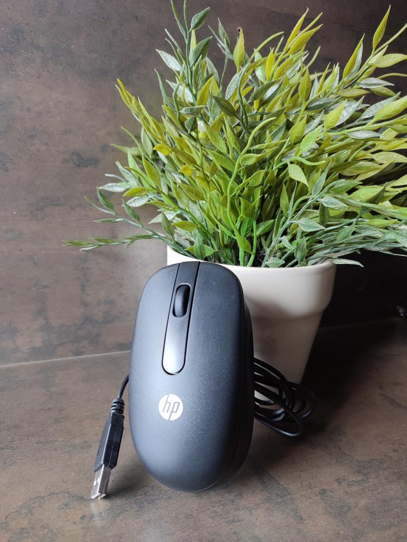 USB mouse (Category: Mouse & Mousepads) located in Singapore. Submitted by my81apps (Listing ID 1137745982, Image 1). Description: not using.