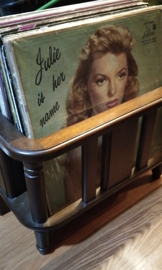 vinyl RACK, Hobbies & Toys, Music & Media, Vinyls on Carousell