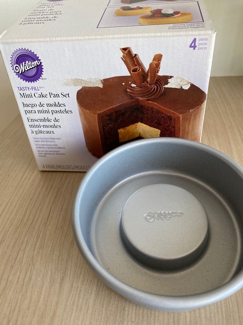 Wilton Mini Cake Pan set, Furniture & Home Living, Kitchenware