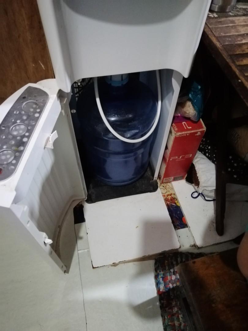 Xtreme water dispenser bottom load, TV & Home Appliances, Kitchen