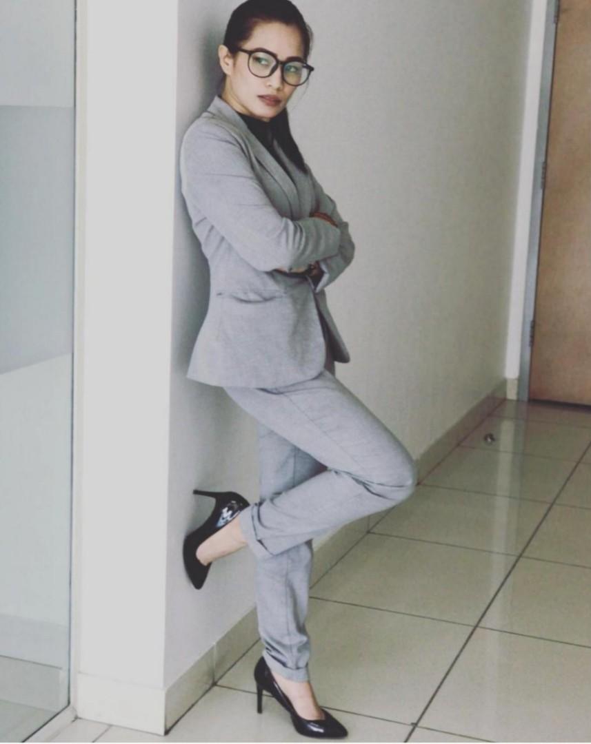 Zara woman grey Suit (Category: Sets or Coordinates) located in Mabalacat. Submitted by mrsfab (Listing ID 1137710929, Image 3). Description: set. xs size. must have for office also available in blue color.