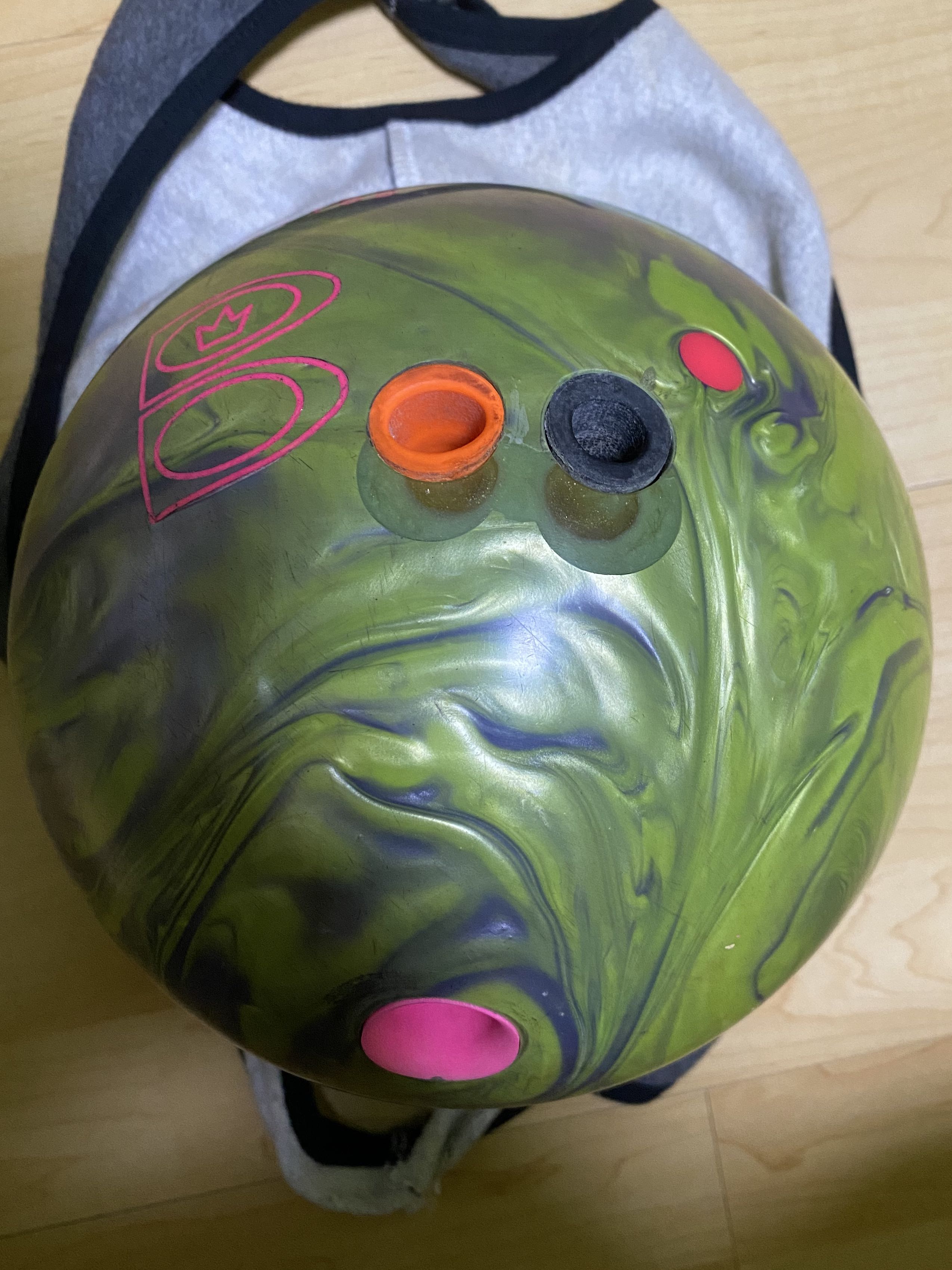 10lb Brunswick reactive bowling ball, Sports Equipment, Sports & Games