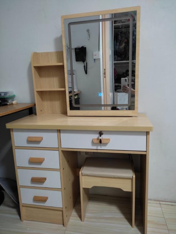 3 Drawer Vanity Cabinet Dressing Table (NO LED) (Category: Tables & Sets) located in Manila. Submitted by affordshopz (Listing ID 1138038241, Image 1). Description: No LED Brand New Light brown with White 𝕄𝕠𝕣𝕖 𝕒𝕗𝕗𝕠𝕣𝕕𝕒𝕓𝕝𝕖 𝕒𝕟𝕕 𝕢𝕦𝕒𝕝𝕚𝕥𝕪 𝕚𝕥𝕖𝕞𝕤? 𝑽𝒊𝒔𝒊𝒕 𝒂𝒇𝒇𝒐𝒓𝒅𝒔𝒉𝒐𝒑𝒛 𝐍𝐎𝐖 𝑊𝒆 𝒐𝒇𝒇𝒆𝒓 𝑪𝑶𝑫 𝒂𝒏𝒅 1 𝒅𝒂𝒚 𝒅𝒆𝒍𝒊𝒗𝒆𝒓𝒚! 𝐶𝑜𝑛𝑡𝑎𝑐𝑡 𝑢𝑠: 09213129595 🇭 🇦 🇵 🇵 🇾 🇸 🇭 🇴 🇵 🇵 🇮 🇳 🇬 🇼 🇮 🇹 🇭