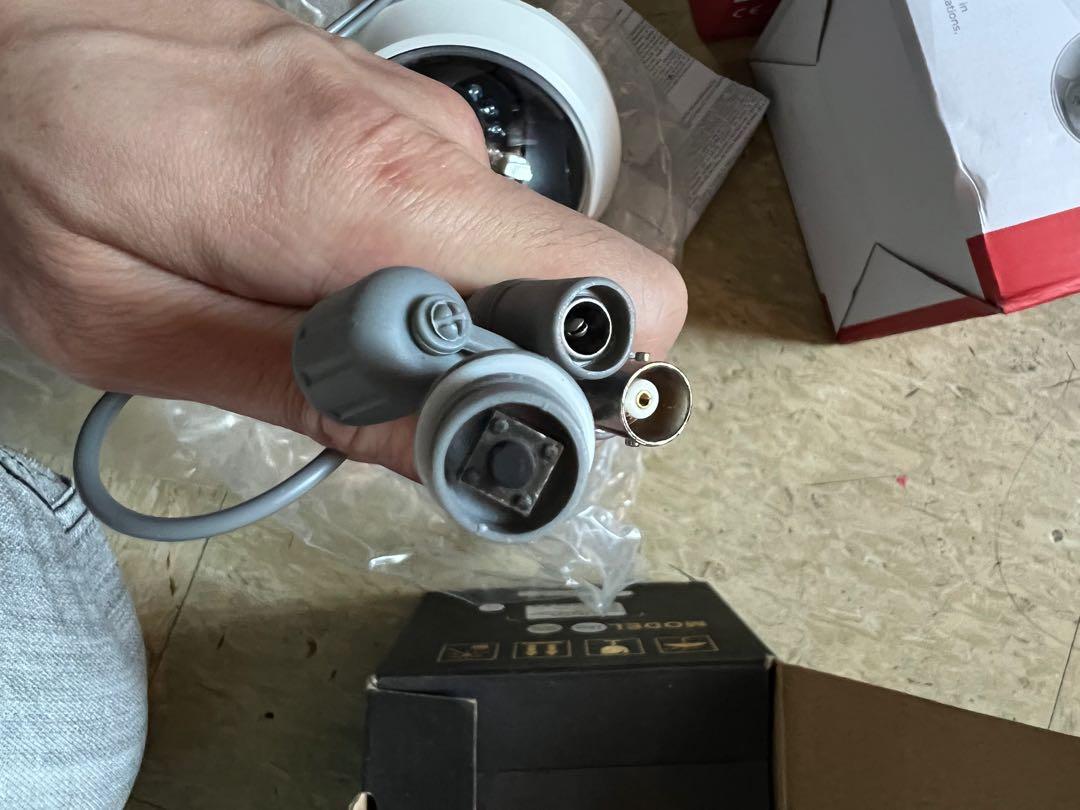 全新一套2隻] HIKVISION Turbo HD 安防200萬像HDTVI 有線接駁DS-2CE56D0T IRMMF, 傢俬＆家居,  保安及門鎖, 保安系統及閉路電視- Carousell