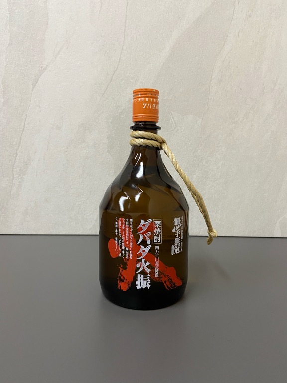 栗子燒酒(栗焼酎ダバダ火振) 支裝900ml (2022年1月飛機貨), 嘢食 嘢飲, 酒精飲料- Carousell