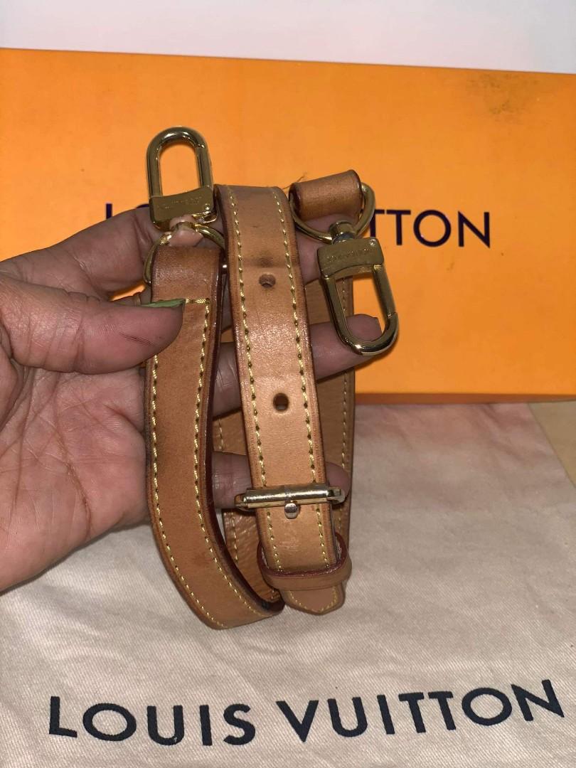 💯 AUTHENTIC LV STRAP (Category: Luxury Bags & Wallets) located in Bacolod City. Submitted by chuchaystuffs (Listing ID 1137935731, Image 2). Description: my onting prang dikit along metal but d nmn nakkasira sa beauty Ng strap.