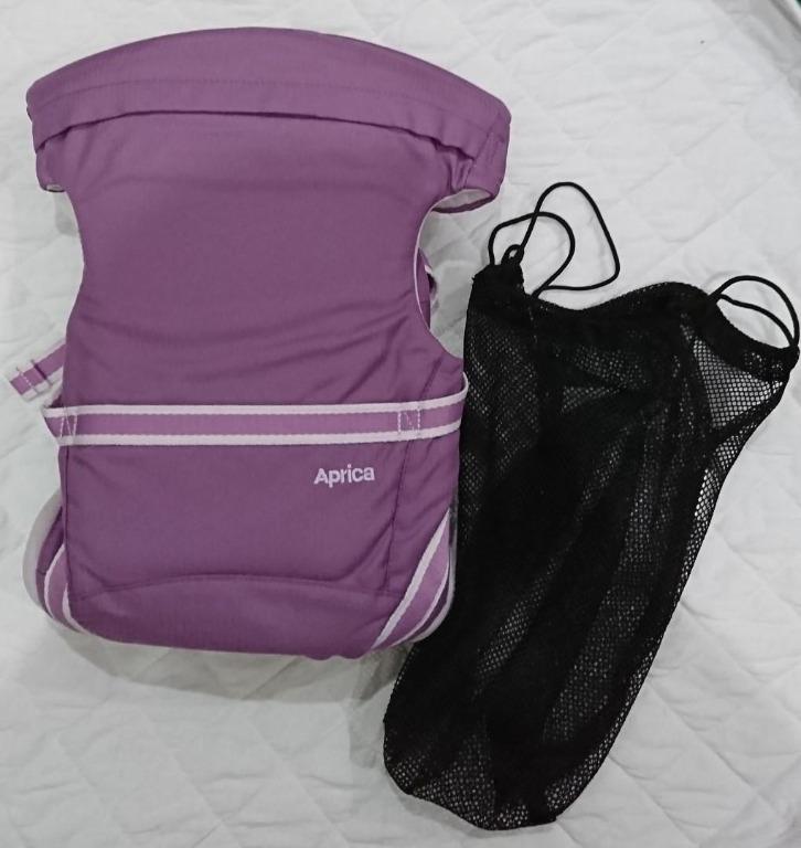 Aprica Pitta Carrier (Category: Babies & Kids Fashion) located in Makati City. Submitted by dcjacob (Listing ID 1137992939, Image 3). Description: PRODUCT DETAILS: With four ways to carry your baby, the Aprica Pitta transforms to match and assist your child's physical development, every step of the way. • Carry your child from birth to when he or she turns 3 years old. Use the Pitta carrer in four positions: horizontal carrying, vertical carrying