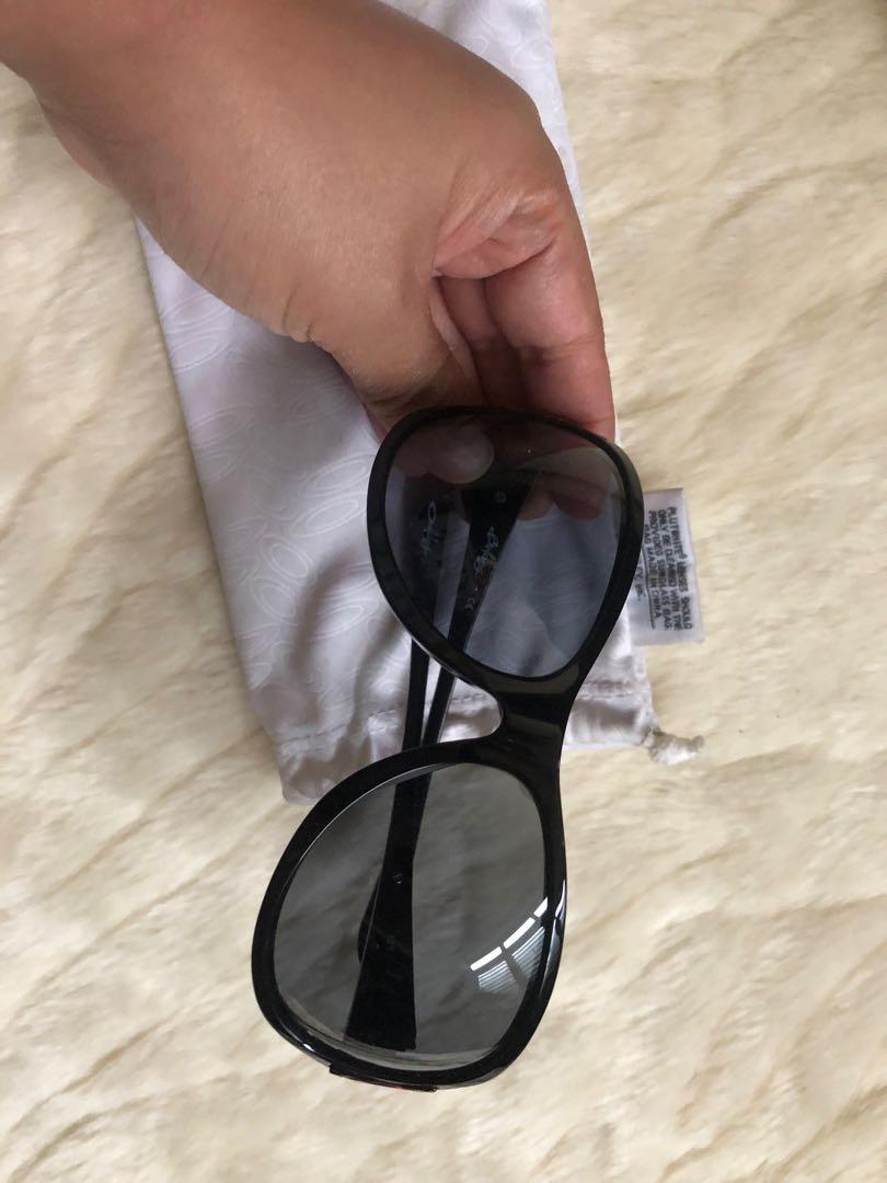 Oakley sales belong sunglasses