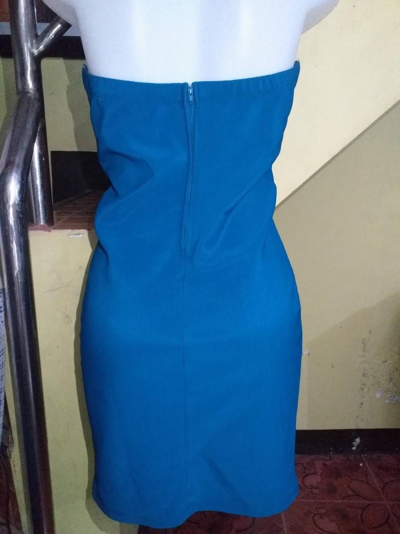 Blue tube dress (Category: Dresses) located in Pasay City. Submitted by riaabe (Listing ID 1138054725, Image 3). Description: Brand: Wet Seal Condtion: Brand new, never been used (Only washed) Size: Xtra large on tag but fits Medium- Large.