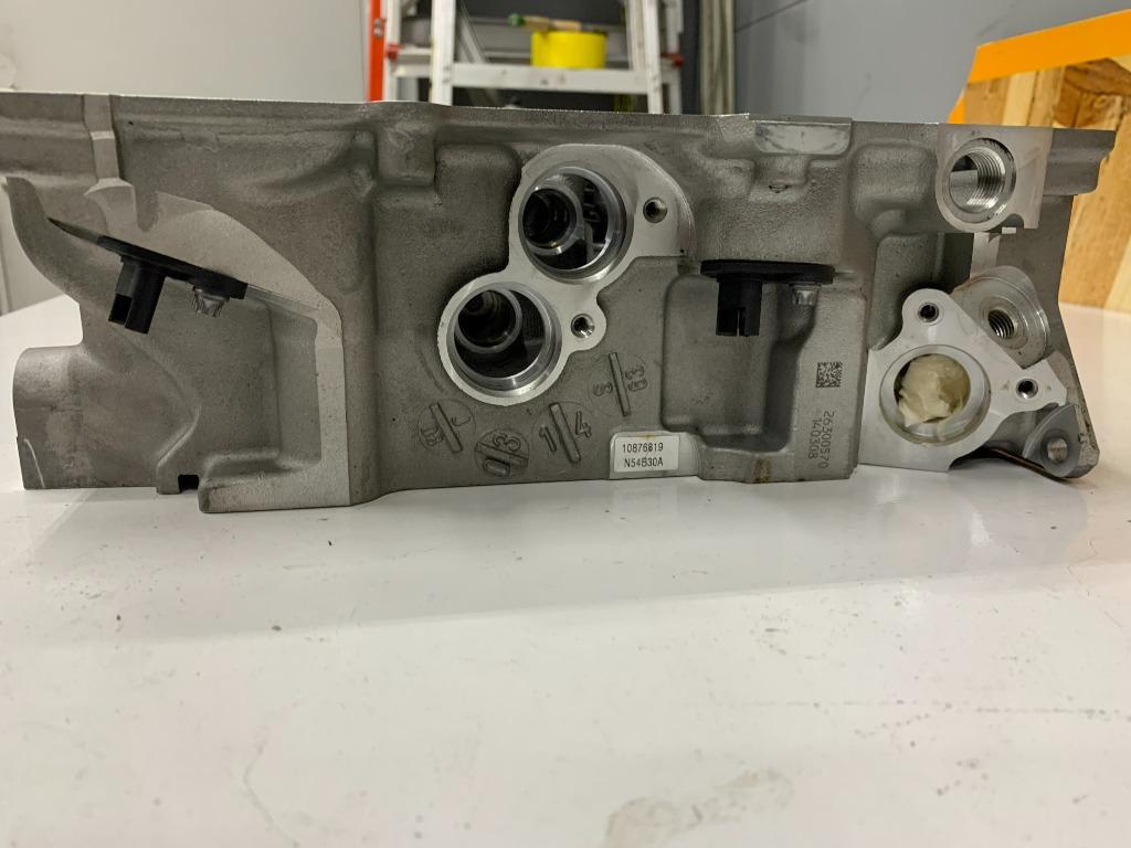BMW N54 engine complete cylinder head, Car Accessories, Accessories on Carousell