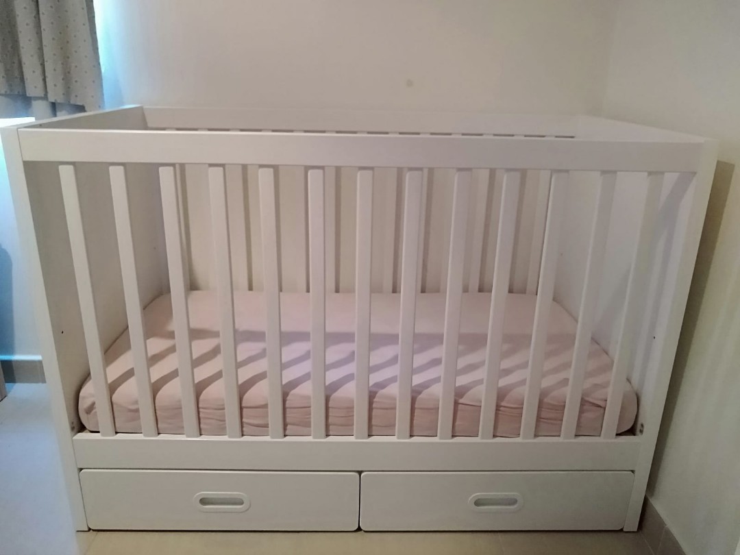 cots with changing table