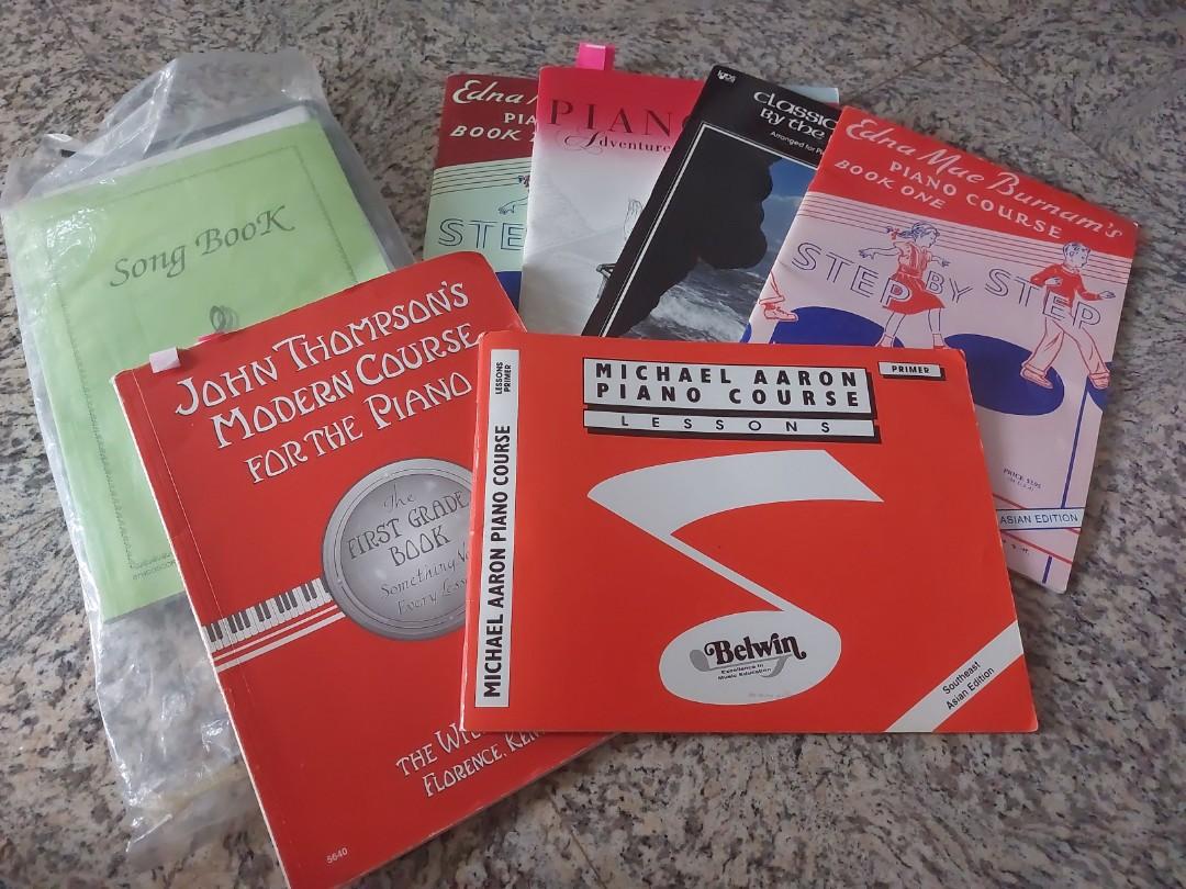 Electric Keyboard with Stand Fast Deal 80, Hobbies & Toys, Music