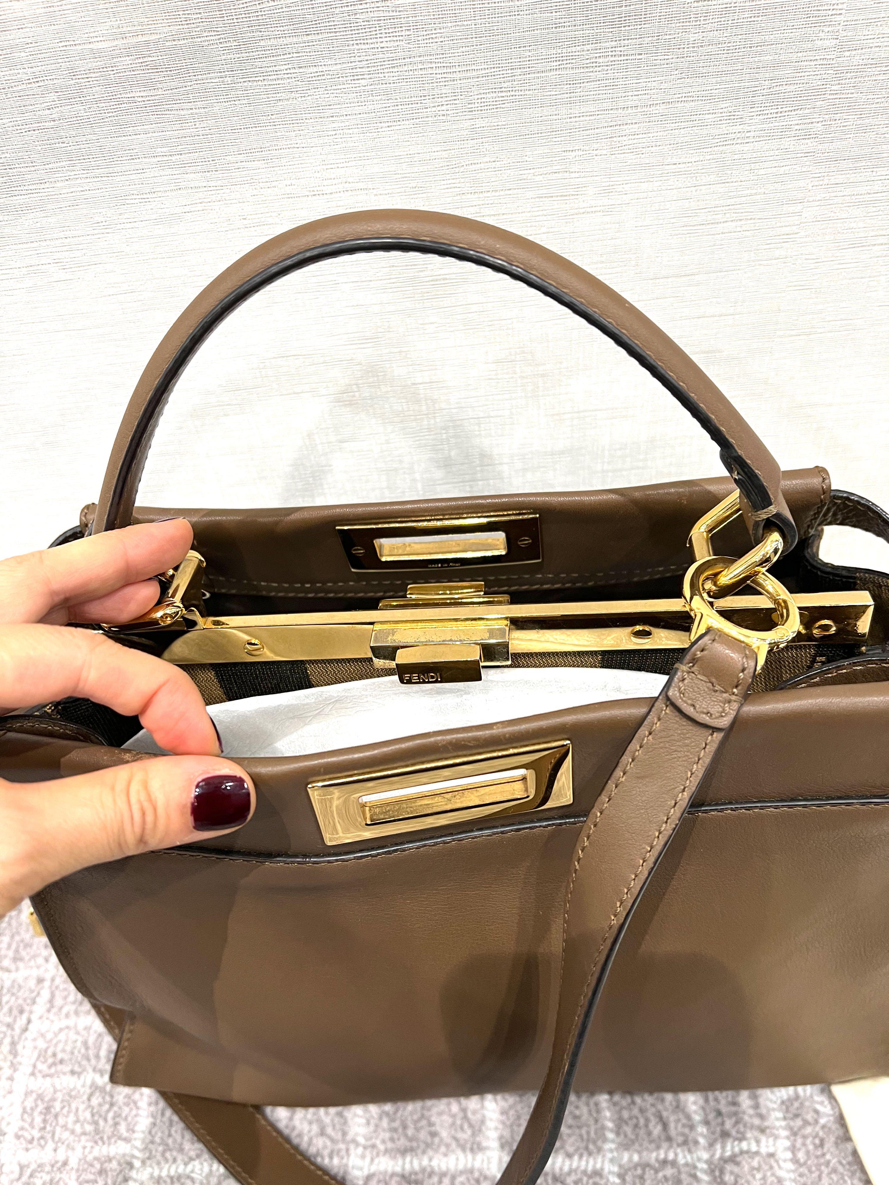 Fendi Peekapoo Medium （分類：手袋及銀包）位於 Hong Kong。 由 mrs_lim1 提交（商品編號 1138007155，圖片 3）。簡介： Peekaboo medium 購自意大利有原單。