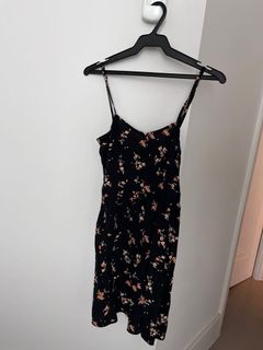 (Category: ) located in . Submitted by omascloset (Listing ID 1138004792, Image 1). Description: .