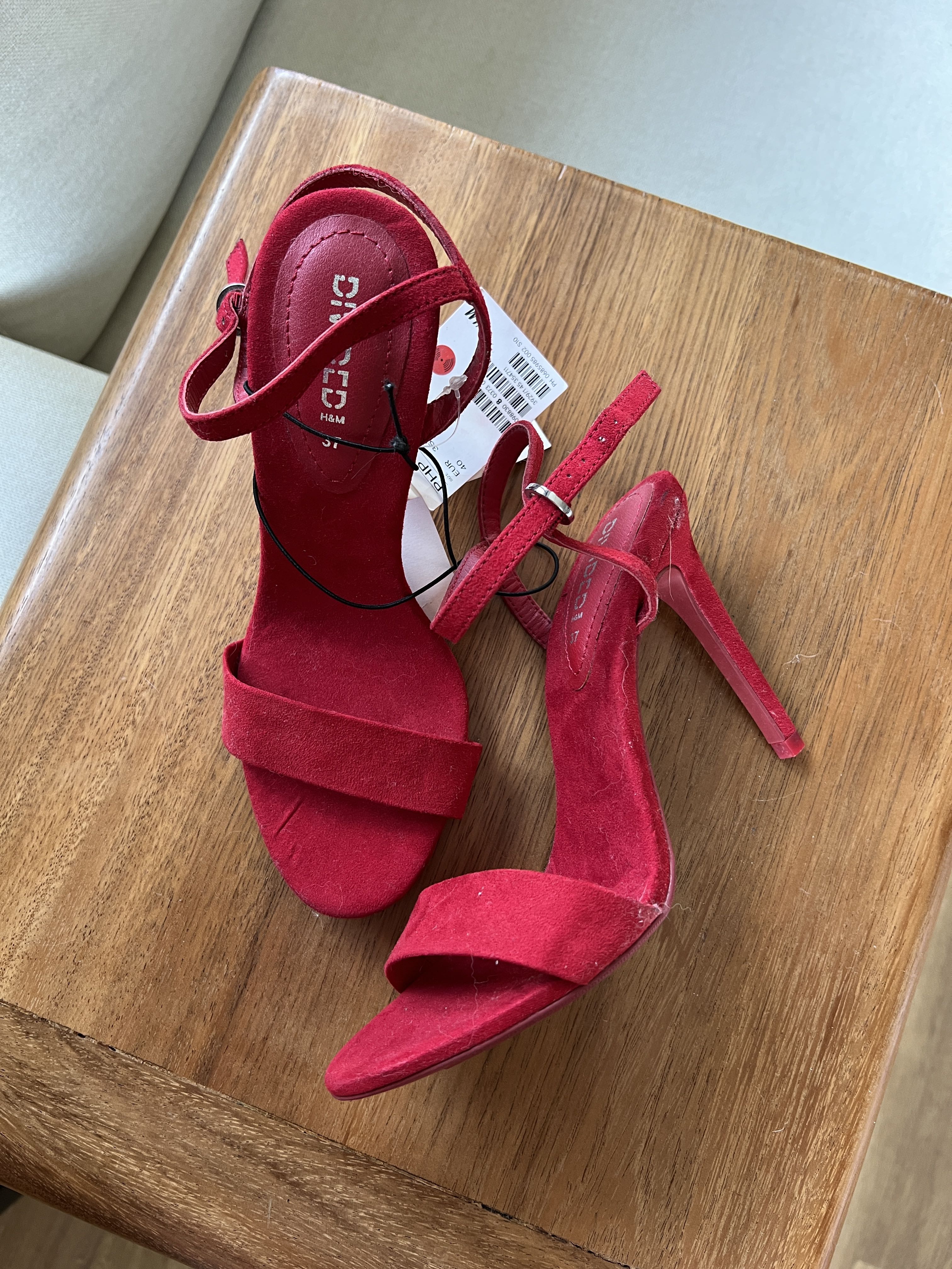 H&m hot sale red sandals