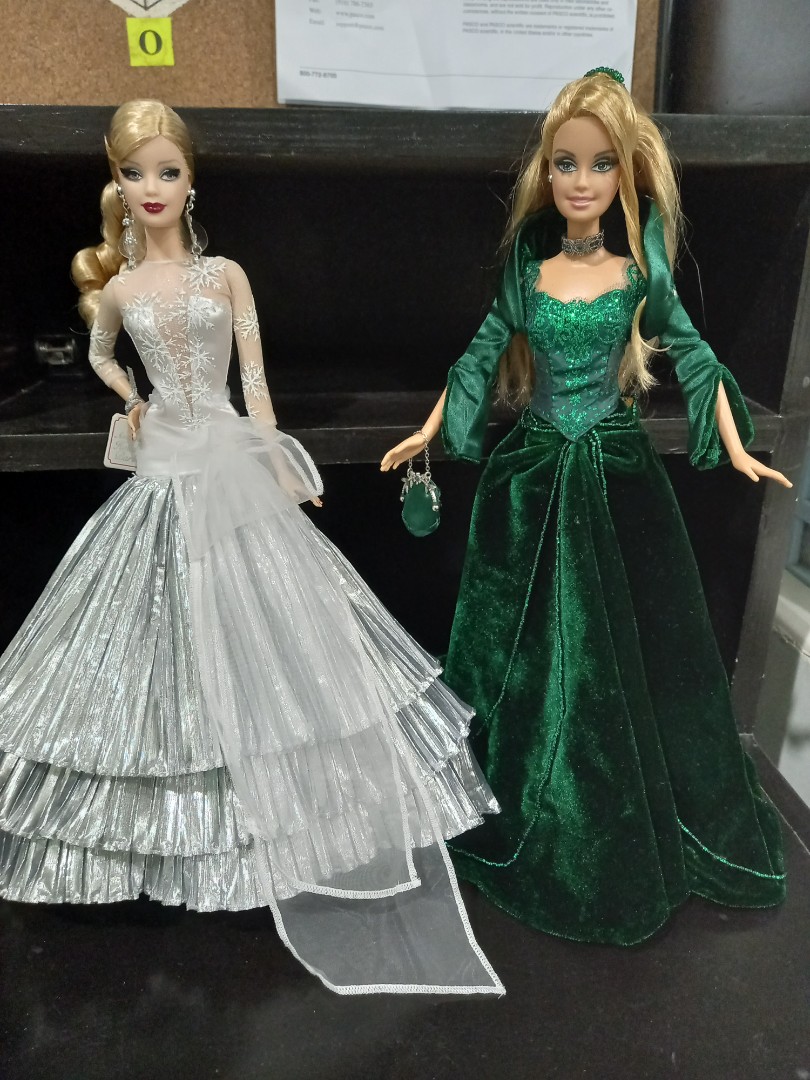 enter apparatus Alleged Holiday barbie 2004 for 1600 and 2008 for 2100, Hobbies & Toys, Toys &  Games on Carousell