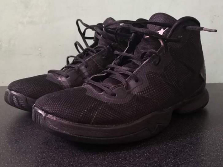Black jordan sale basketball shoes