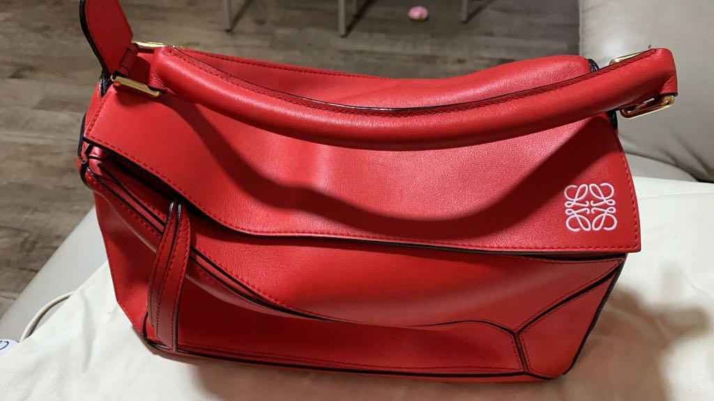 loewe medium red puzzle bag