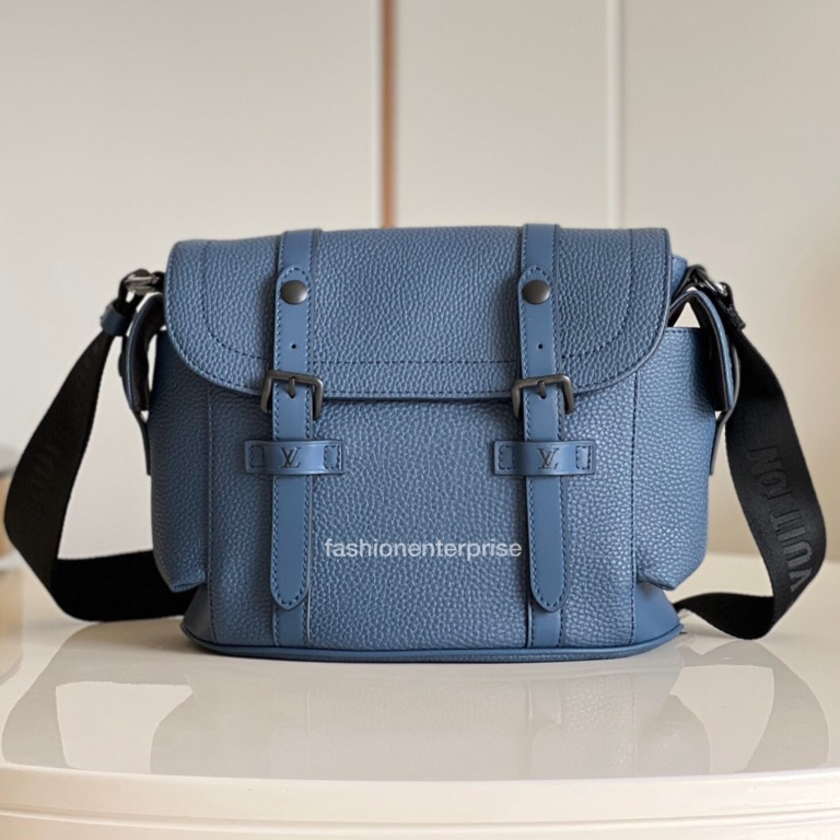 Louis Vuitton Christopher mm Racing Blue Taurillon