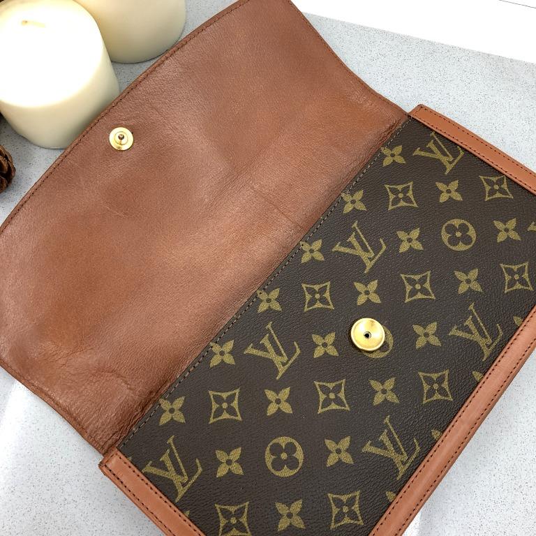 Louis Vuitton Pochette Dame 29 Monogram Canvas Clutch on SALE