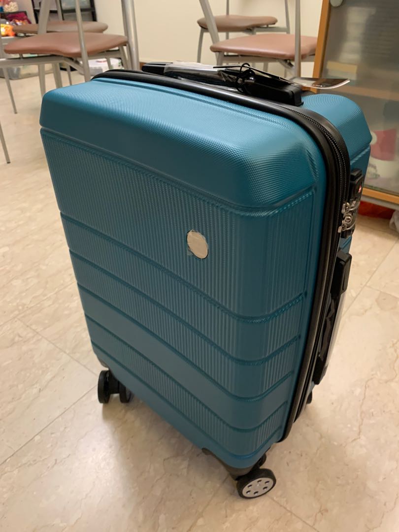 New yorker skinniest luggage