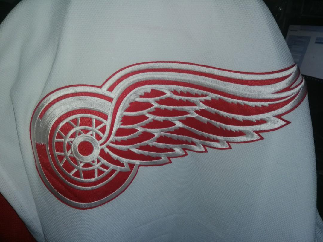 Hockey jersey adult large or XL Detroit Red Wings Philadelphia