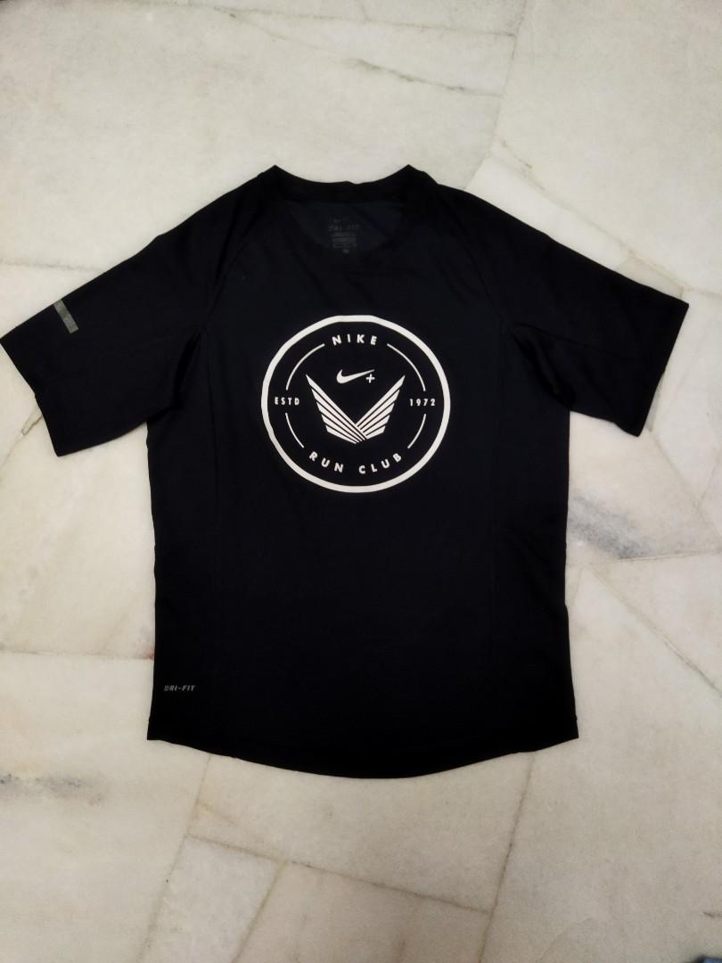 nike running club t shirt