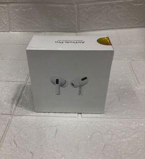 Orig Airpods Pro w/ Magsafe case