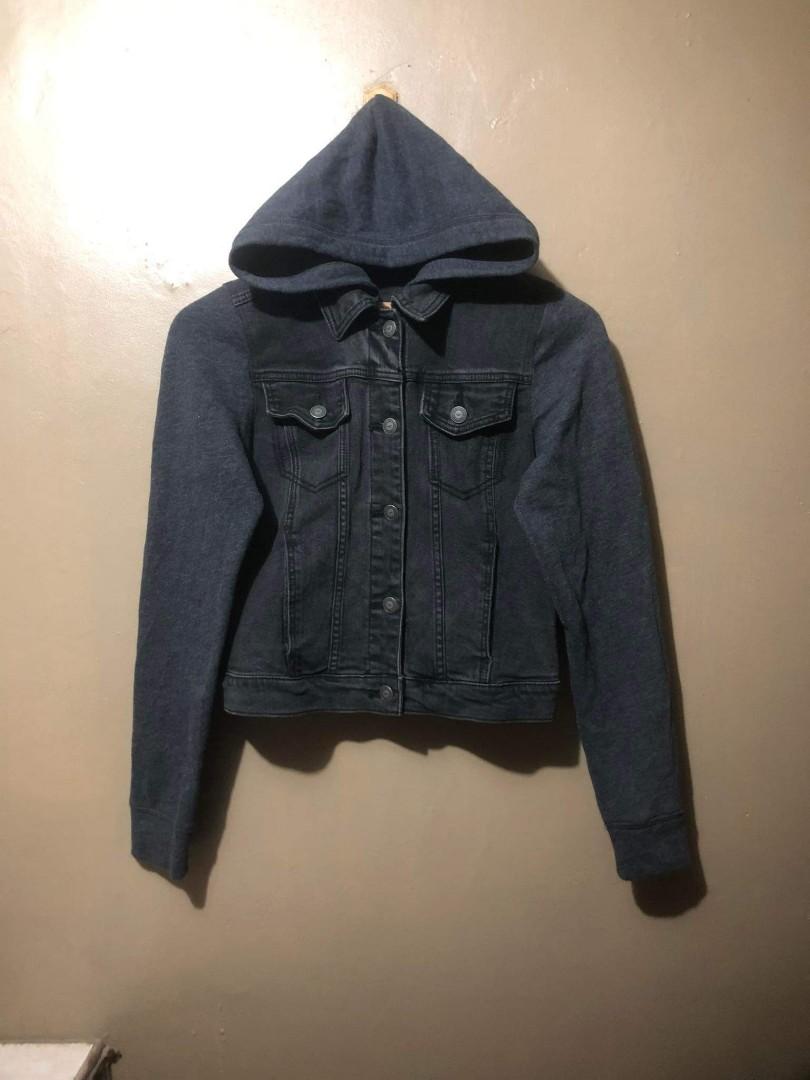 holister denim x hoodie legit, Men's Fashion, Coats, Jackets and Outerwear  on Carousell