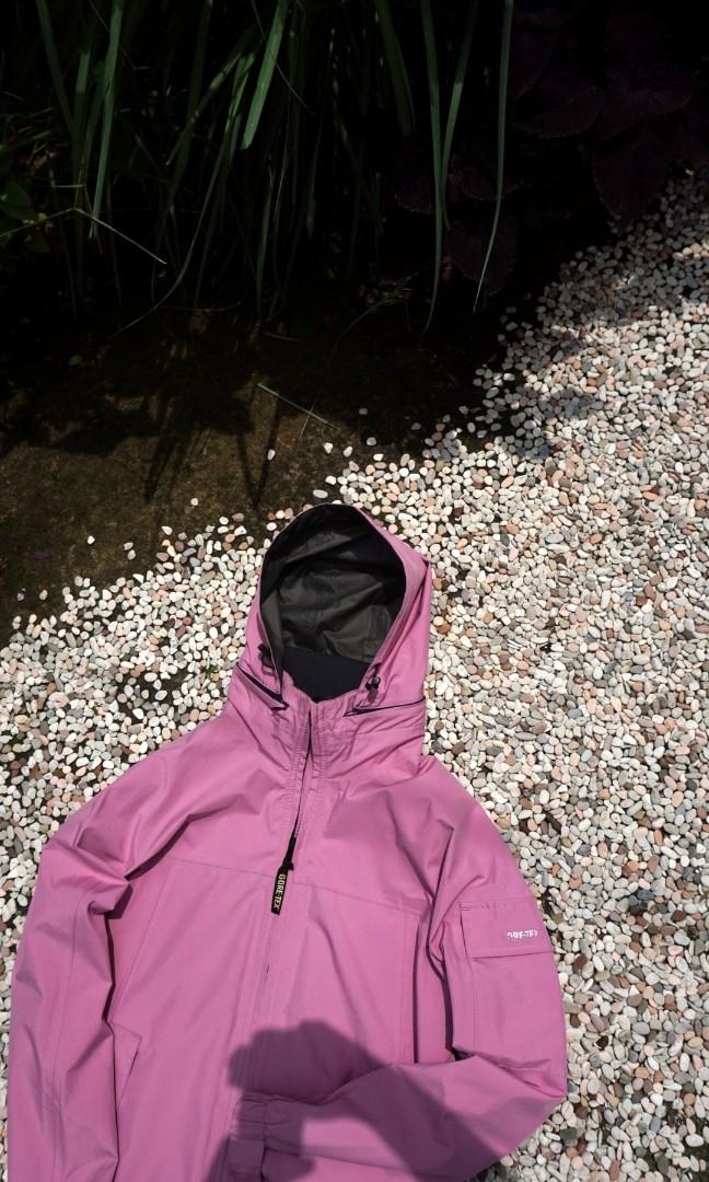 gore tex hooded jacket