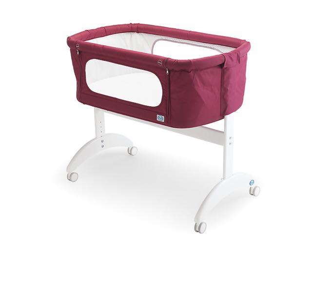 Pali baby portable cot, Babies & Kids, Baby Nursery & Kids Furniture