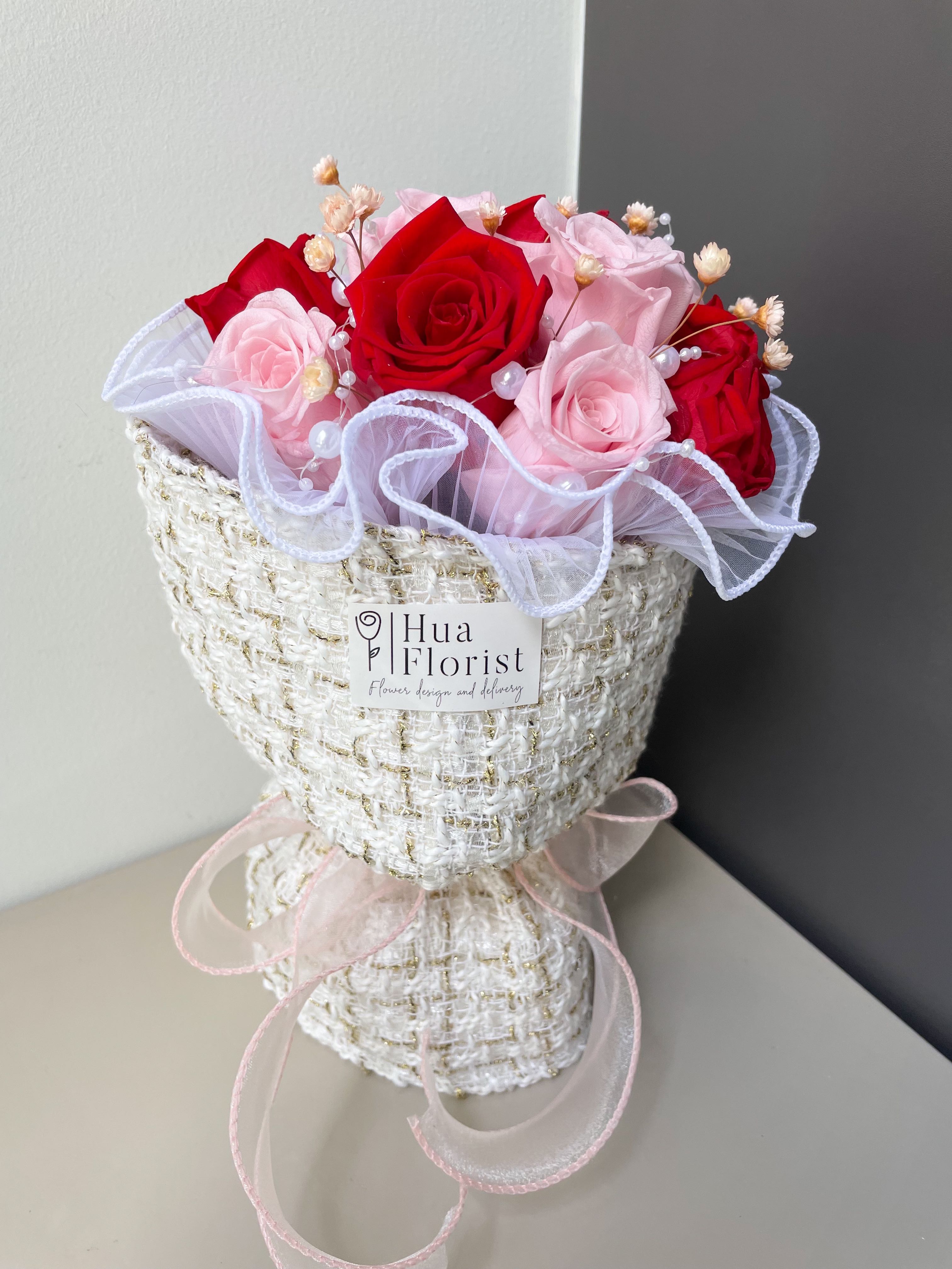 (FREE DELIVERY) Preserved rose bouquet Birthdays Anniversaries DIY