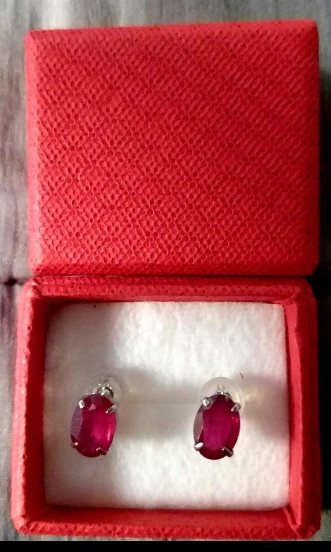 Ruby diamond stud earings (Category: Earrings) located in Quezon City. Submitted by rosedc (Listing ID 1138000104, Image 1). Description: 💎 RUBY STONE EARRINGS 💎 2 CARATS TOTAL DIAMOND 💎 18k WG 💎 JAPAN SETTINGS.