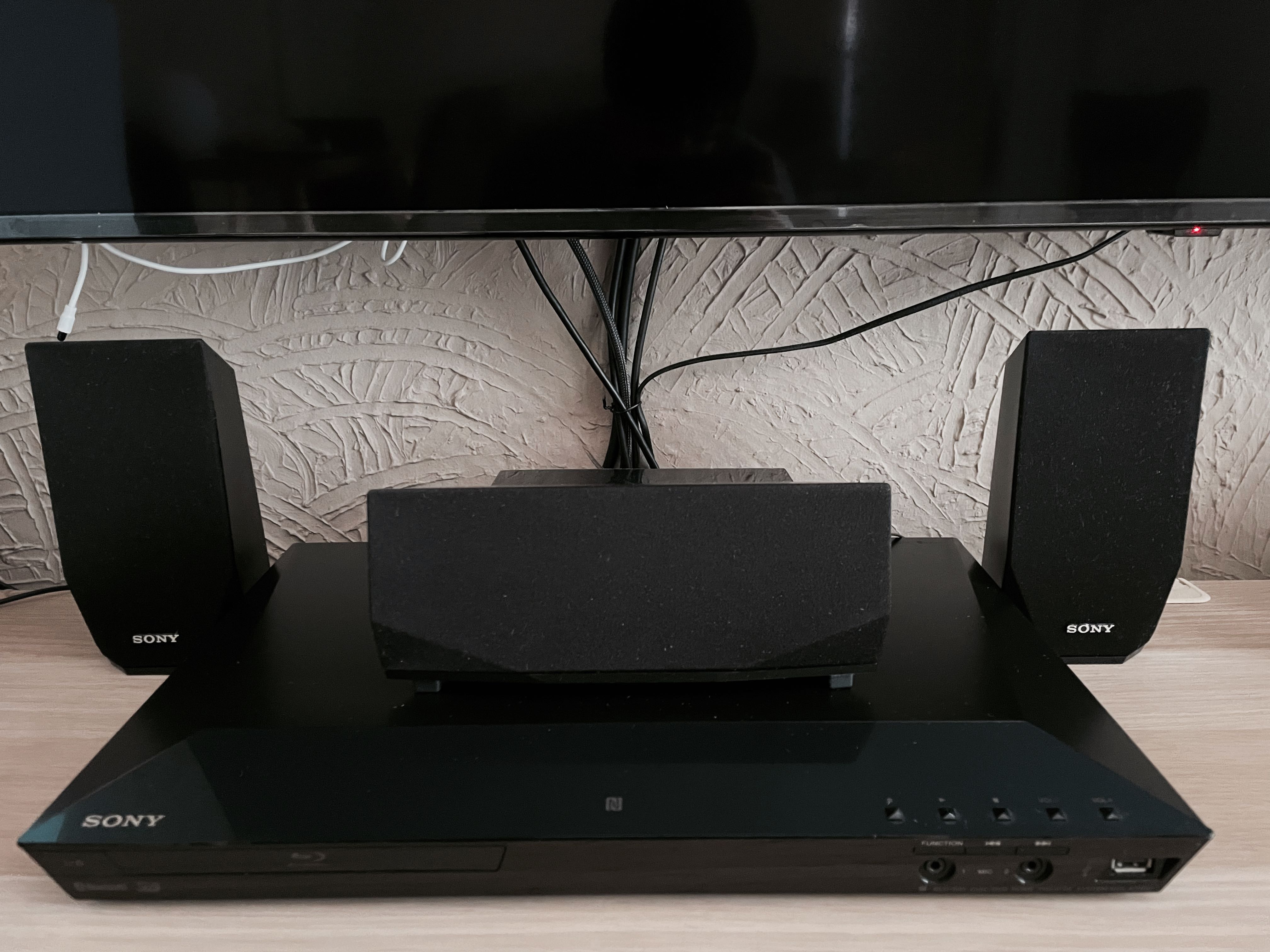 Sony BDVE2100 5.1 3D BlueRay Home cinema System with Bluetooth and