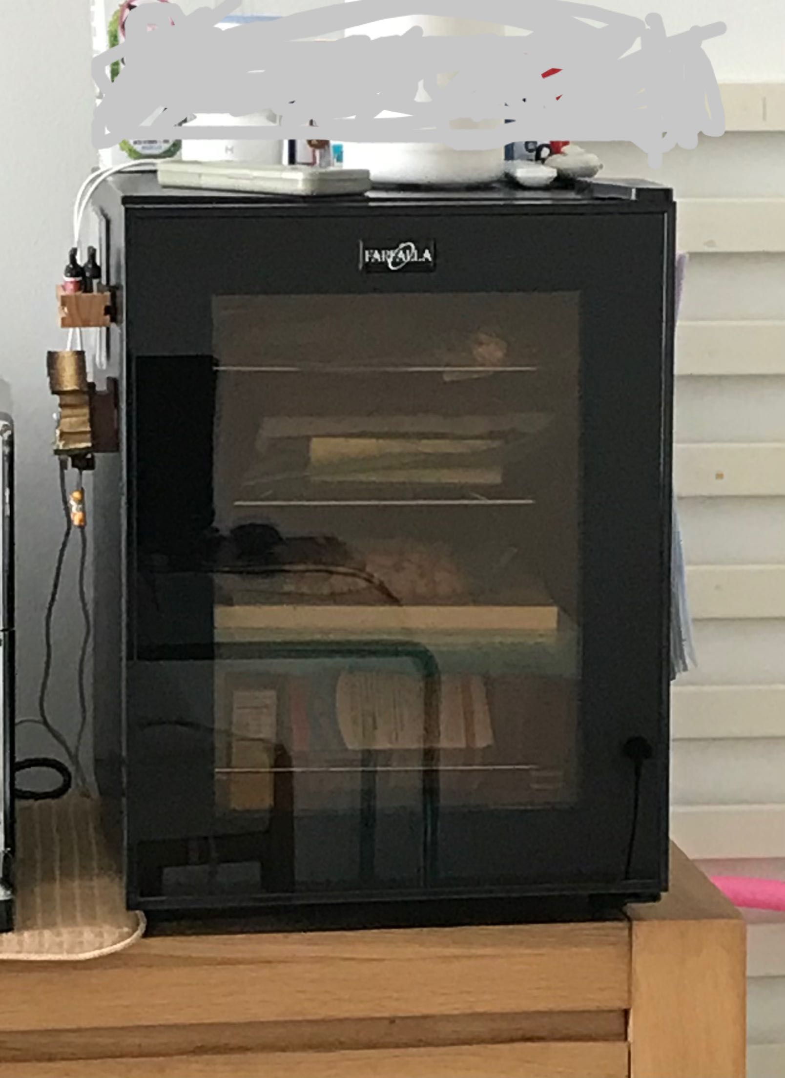 [SPOILT] Farfalla 12 bottle wine cooler fridge, TV & Home Appliances