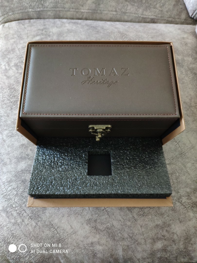 Tomaz store watch box