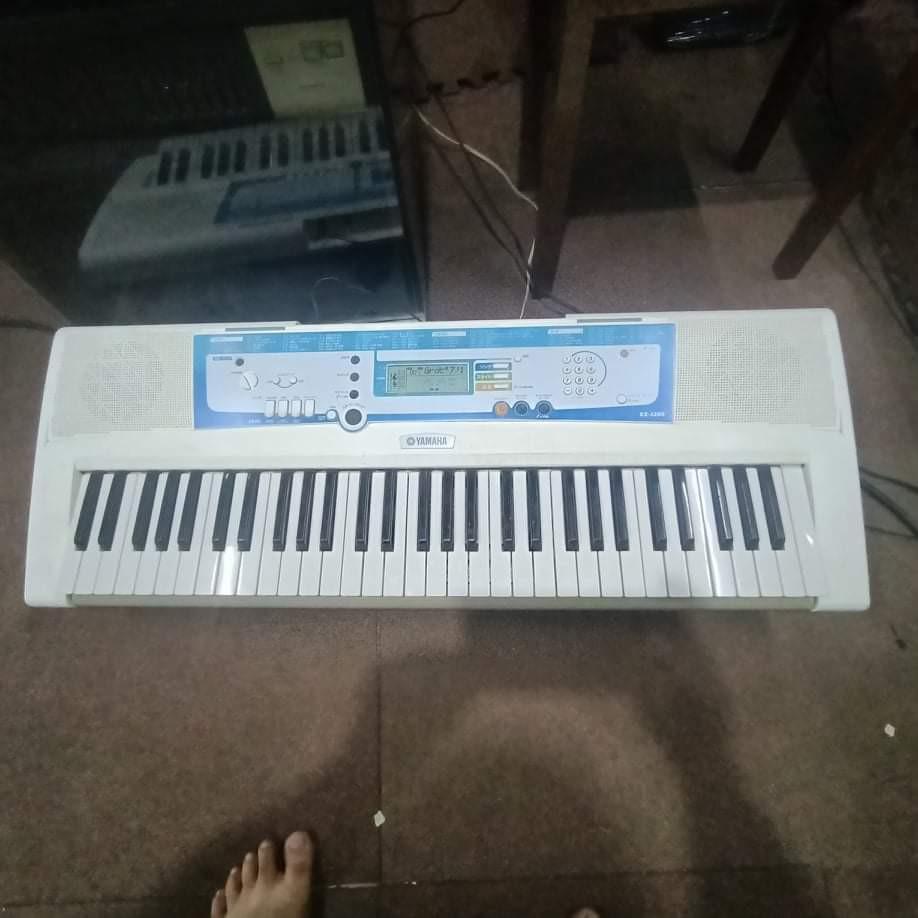 Yamaha EZ-J200 Touch Sensitive 61-Key Piano Keyboard, Hobbies