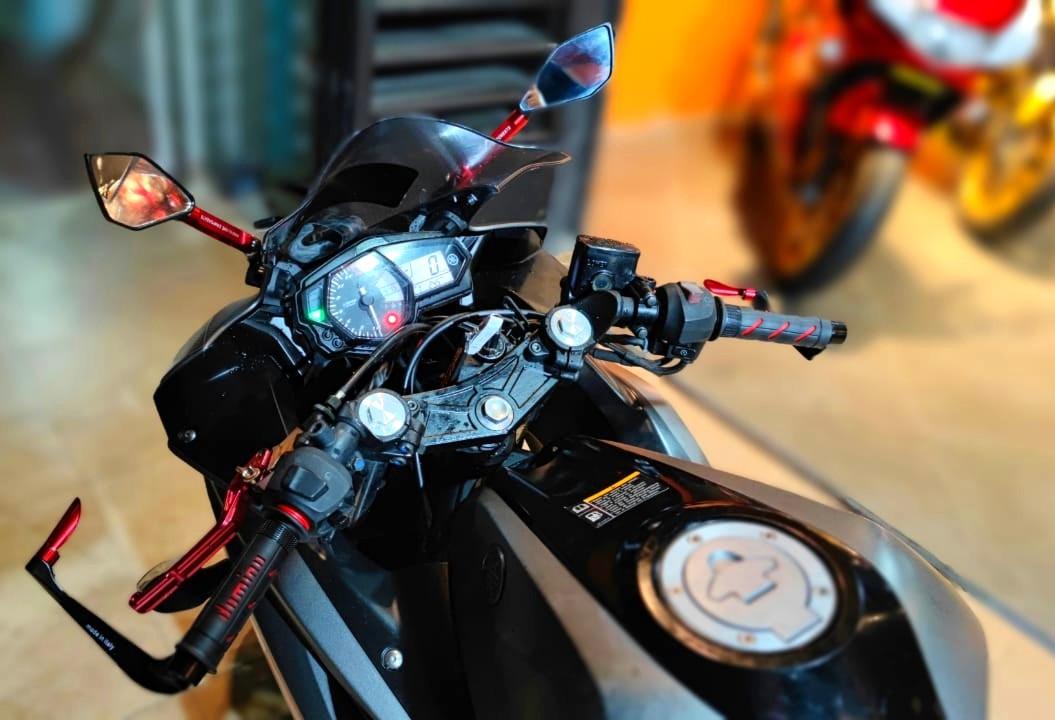 Yamaha R25 Matte Grey 2016 limited edition, Motorbikes on Carousell