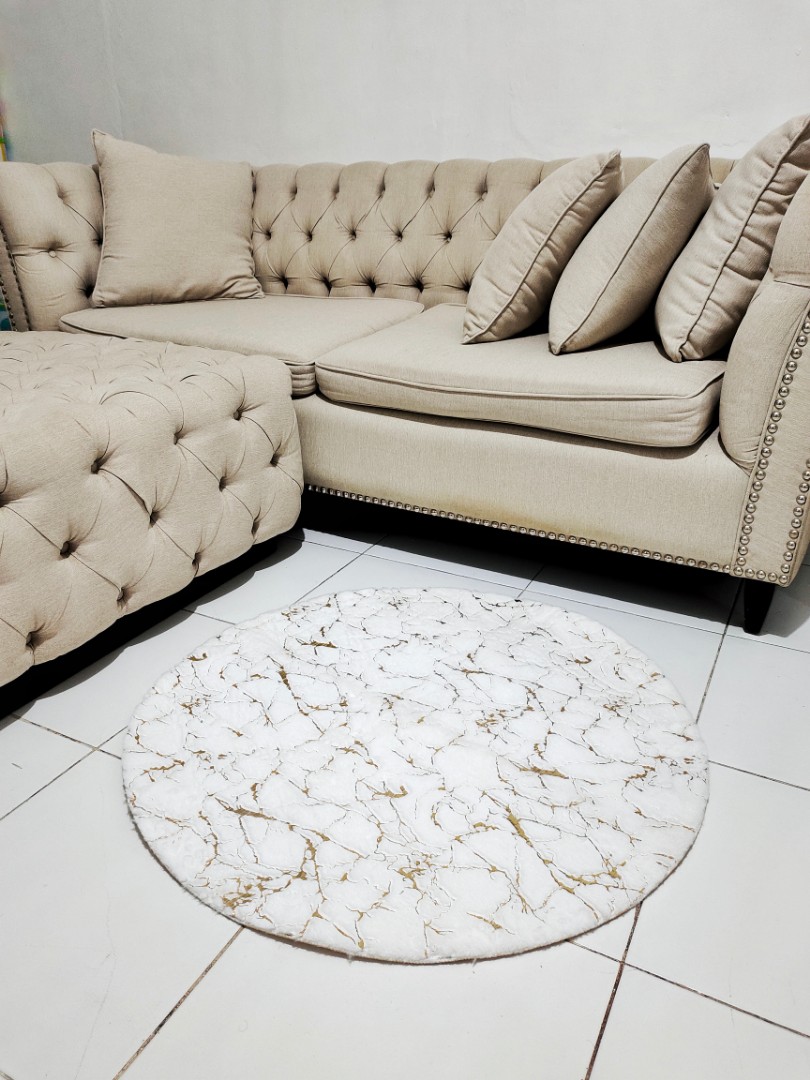 35" White and Gold Round Rug, Carpet, Furniture & Home Living, Home