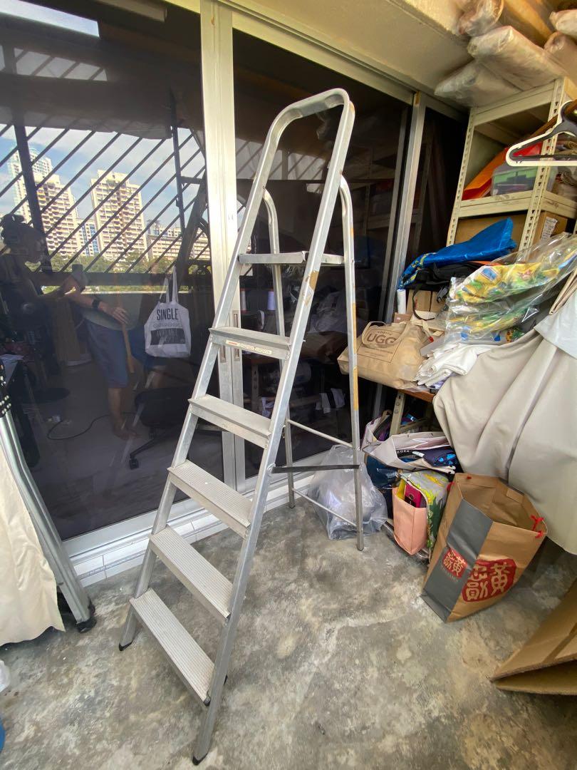 5ft Metal Ladder, Furniture & Home Living, Home Improvement