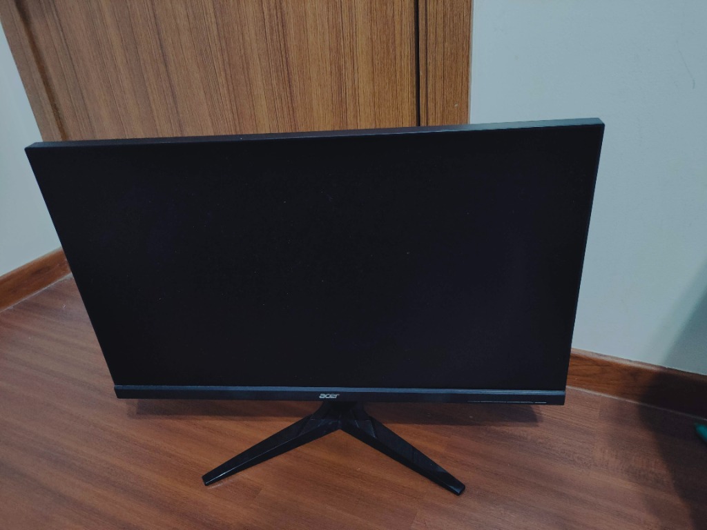 Acer Monitors and Ergotron Monitor Arms, Computers & Tech, Parts