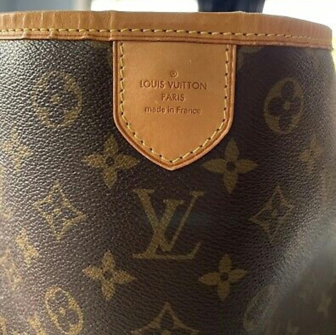 Authentic Louis Vuitton Delightful PM (Category: Luxury Bags & Wallets) located in San Pablo. Submitted by LBRPoshDealsEtc (Listing ID 1138290067, Image 3). Description: ✔💯Authentic Louis Vuitton Delightful PM. Personal Pre❤d Serial number is: FL2103 This bag is in overall beautiful condition. Inside is clean.No stains, marks or smell. The vachetta leather and piping, is in good condition. The pictures do it no justice😁 #louisvuitton #lvdelight