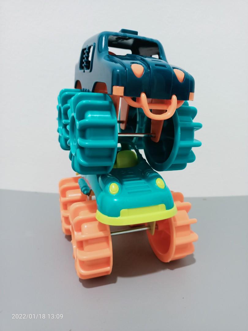 Battat mini 2025 monster trucks