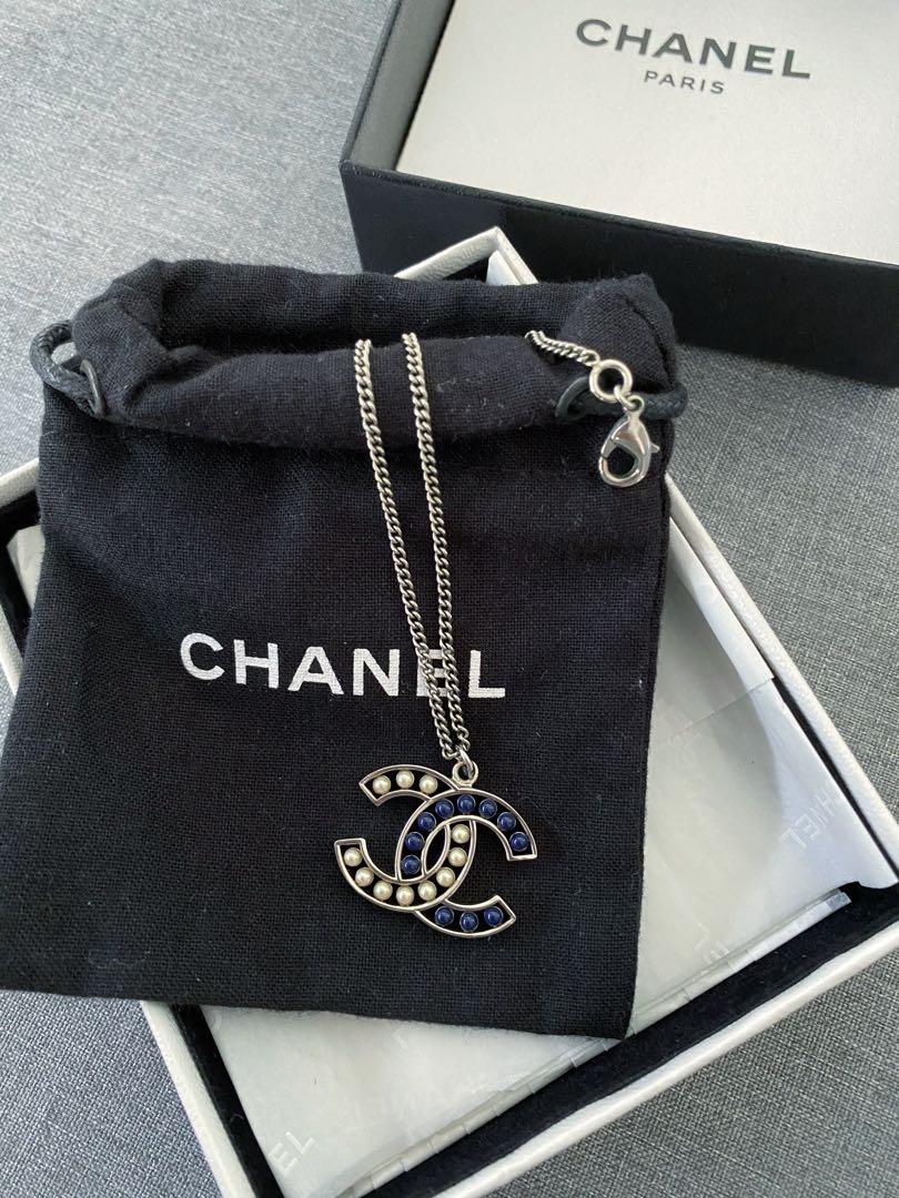 Chanel store baguette necklace